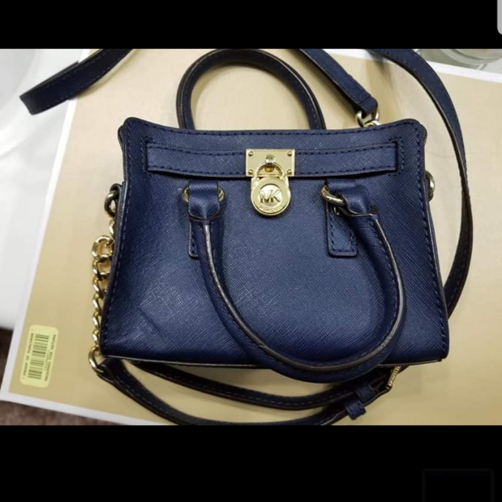 Michael Kors mini Hamilton cross  bodu